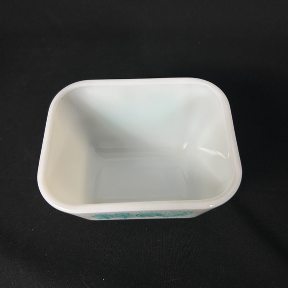 PYREX 501 Amish Butterprint Blue Turquoise Rooster Corn Refrigerator Dish No Lid - Picture 6 of 7
